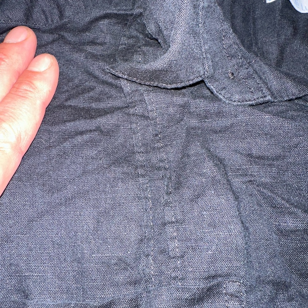 Black Short Sleeve Button-Up Shirt - Picture 5 of 5